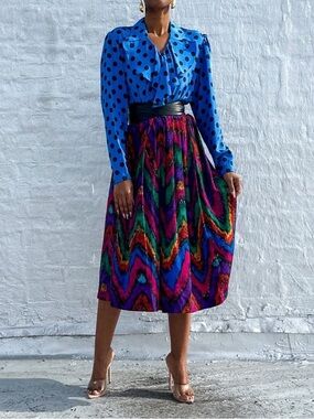 VINTAGE Tan Jay-  Vibrant Chevron Print Women's Skirt - Multicolor -